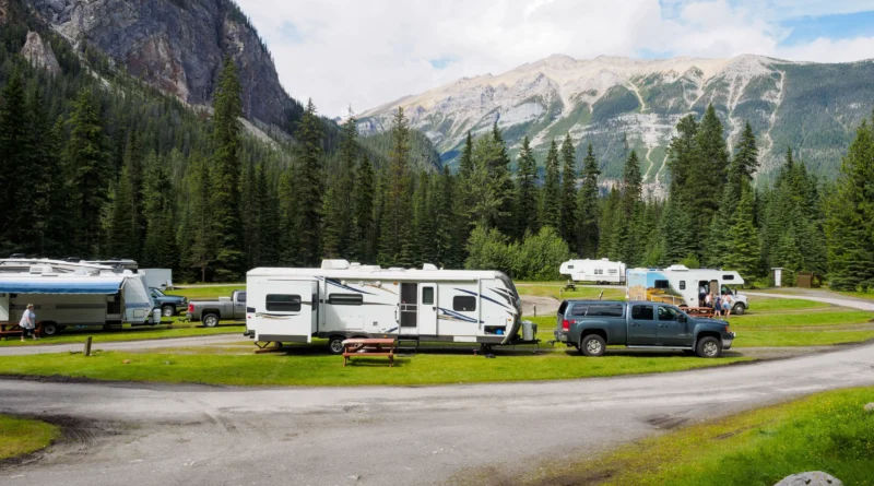 trailer towing weight Canada - truck and travel trailer hitched at a campsite